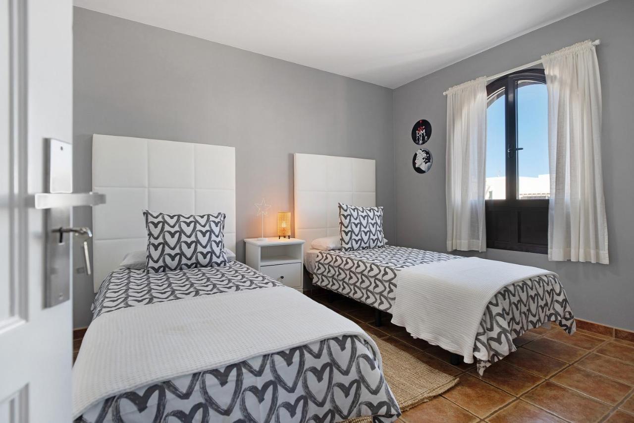 Apartamentos La Estrella III 普拉亚布兰卡 外观 照片